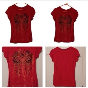 💙🌺Red Graphic Tee with Wing Design